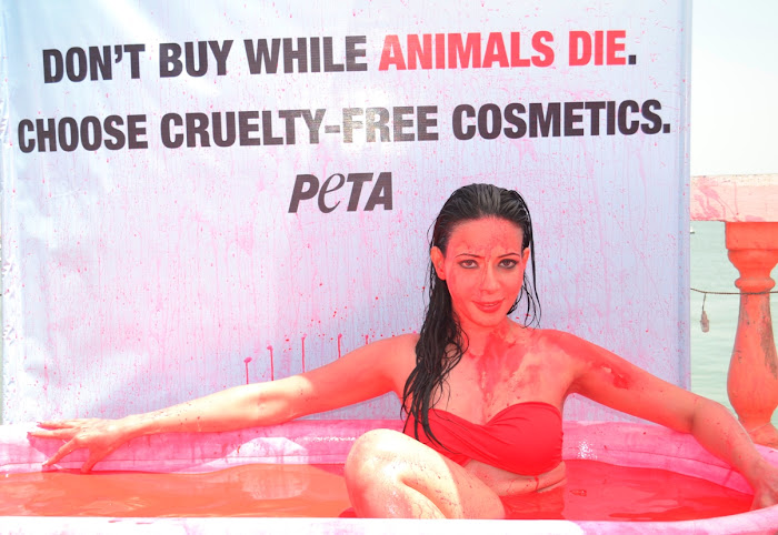 rozlyn khan bathes in blood for peta glamour  images